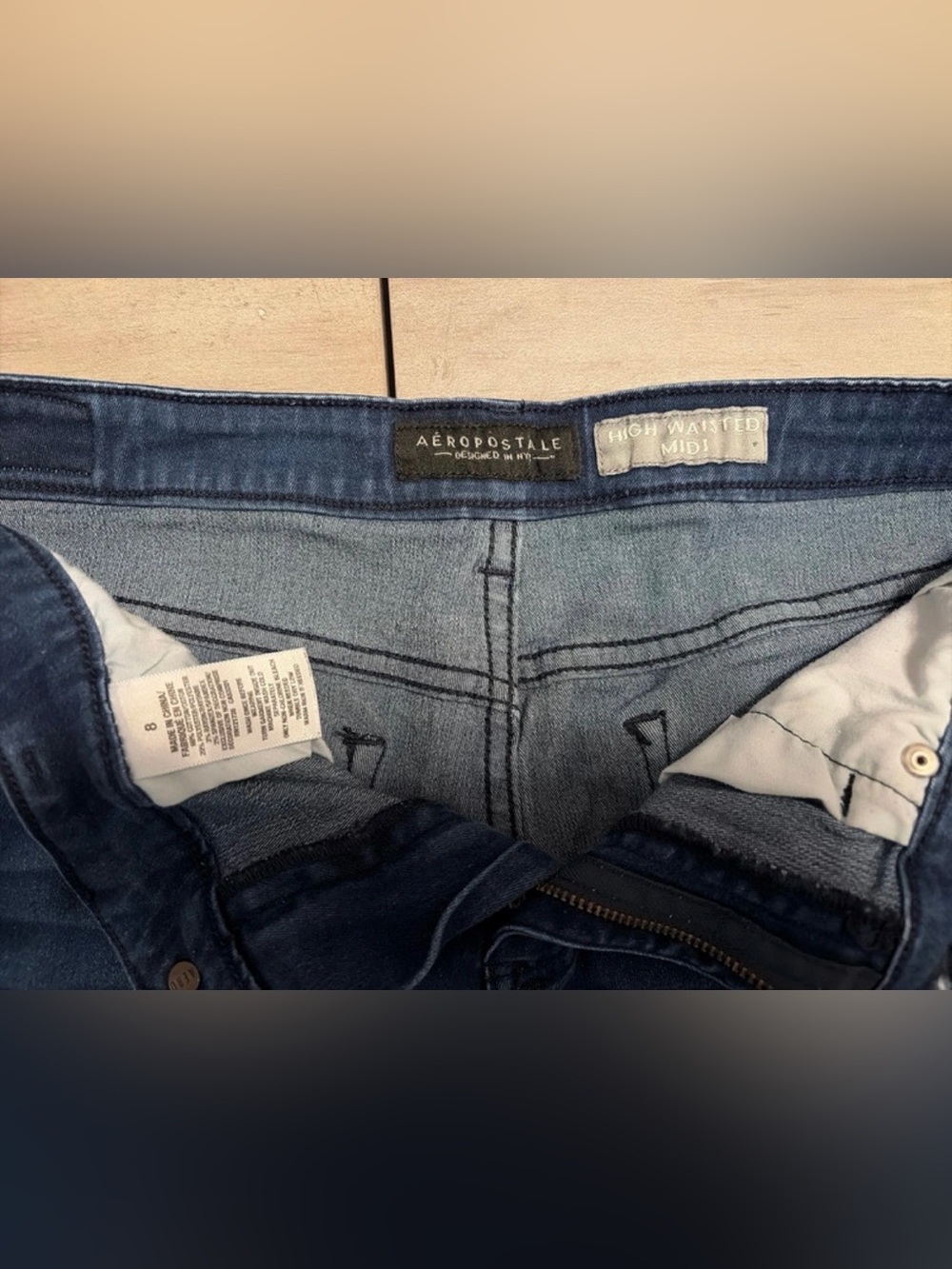 Aeropostale Women’s Size 8 Midi Jean Shorts - Picture 3 of 3